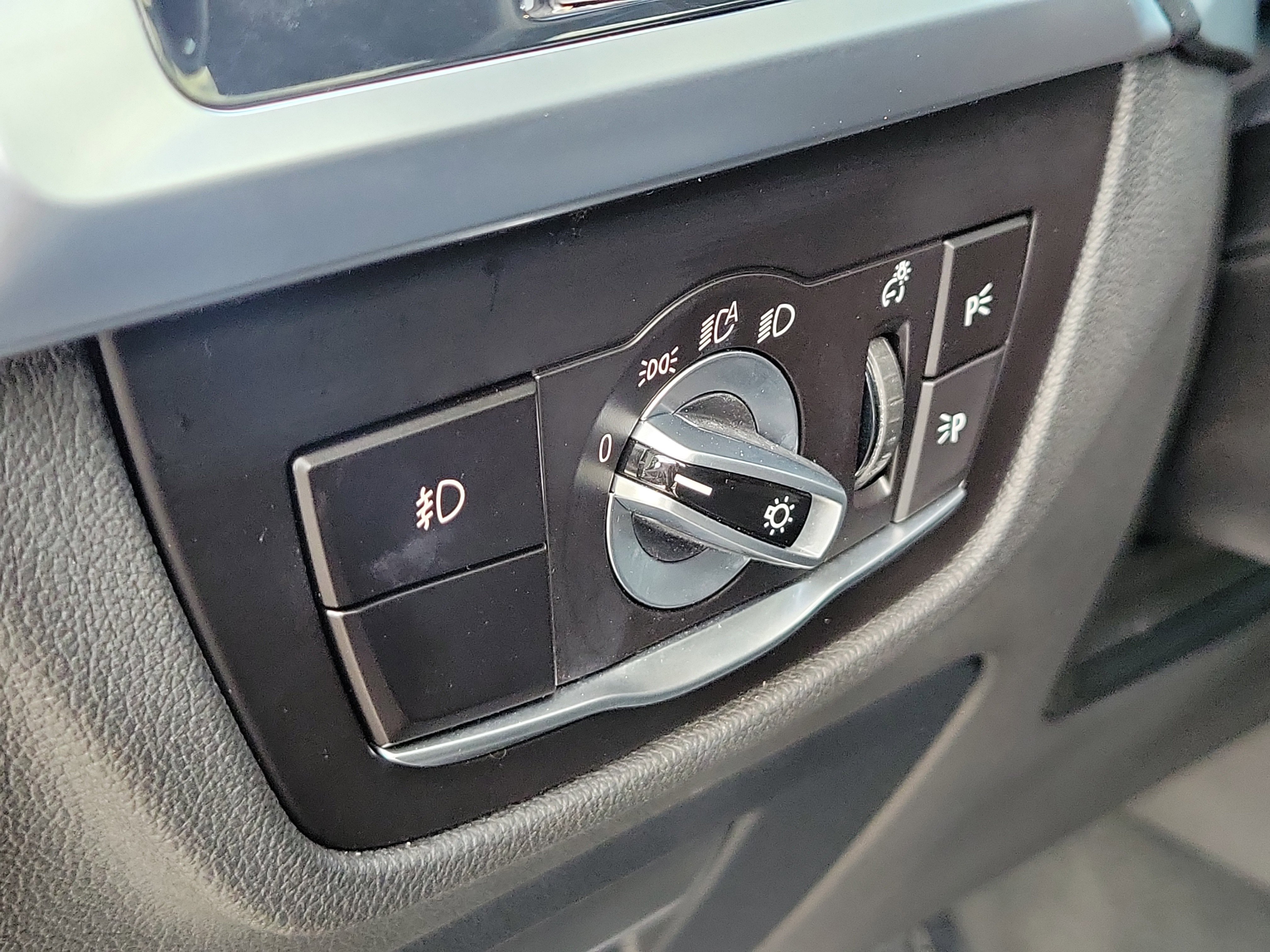 Used 2019 BMW X3 sDrive30i RWD image 24