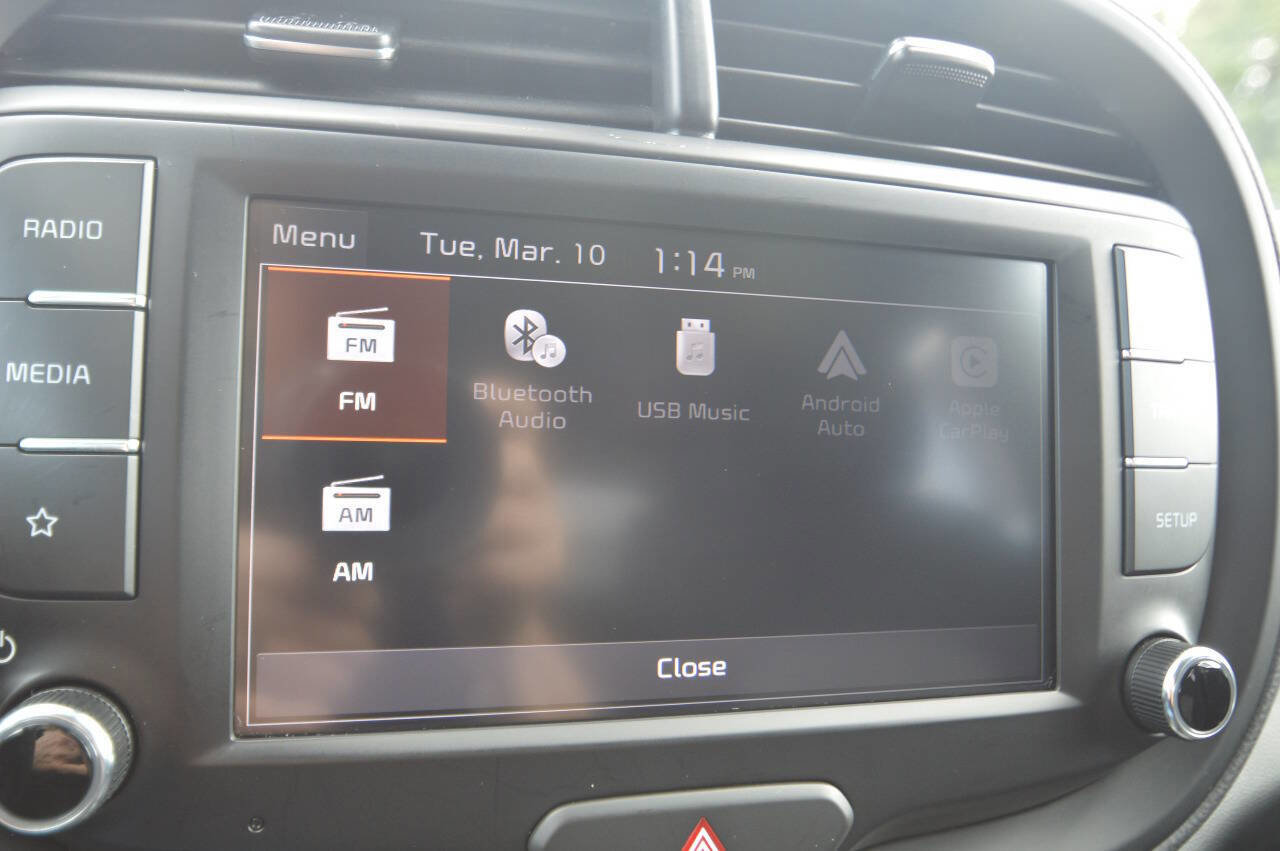 Used 2025 Kia Soul LX image 28