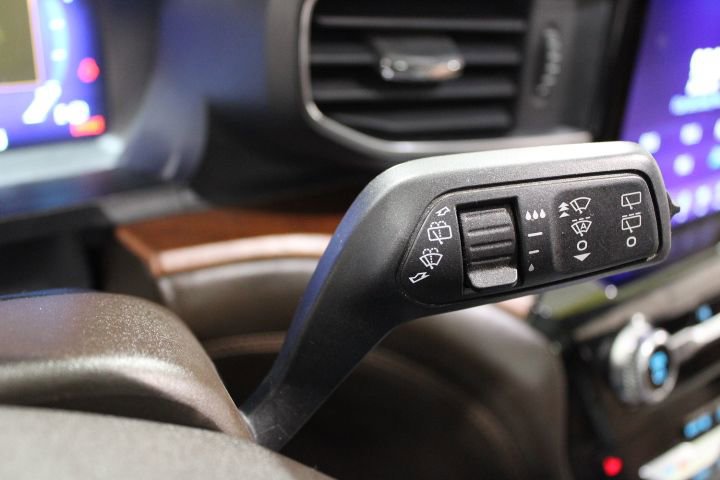 Used 2022 Ford Explorer King Ranch w/ Technology Package image 36