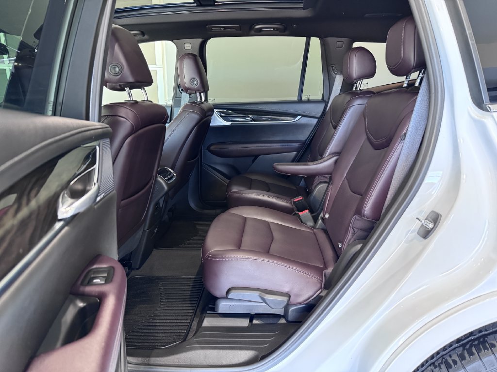 Used 2023 Cadillac XT6 Premium Luxury AWD/4WD image 10