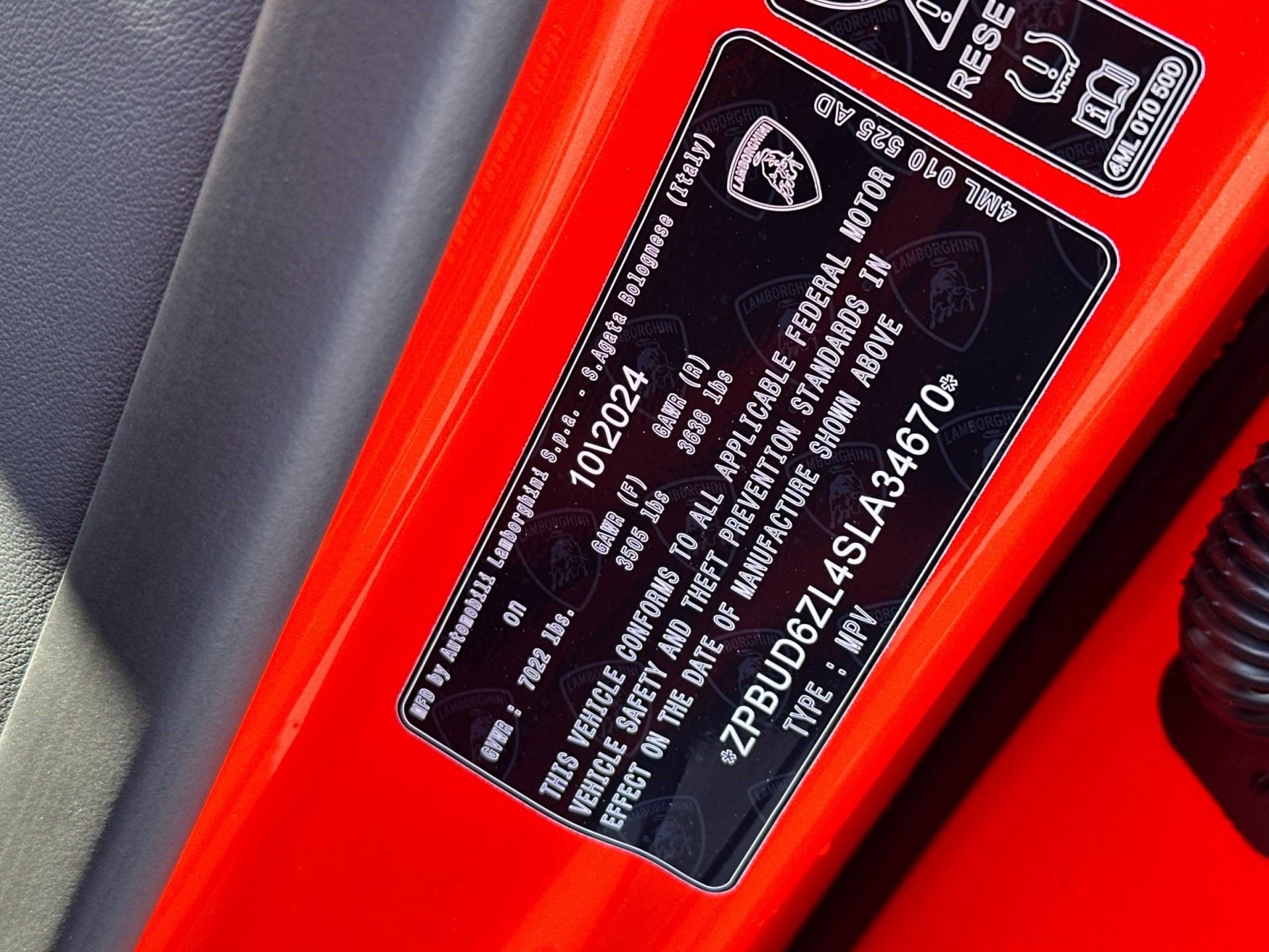 Used 2025 Lamborghini Urus SE image 32