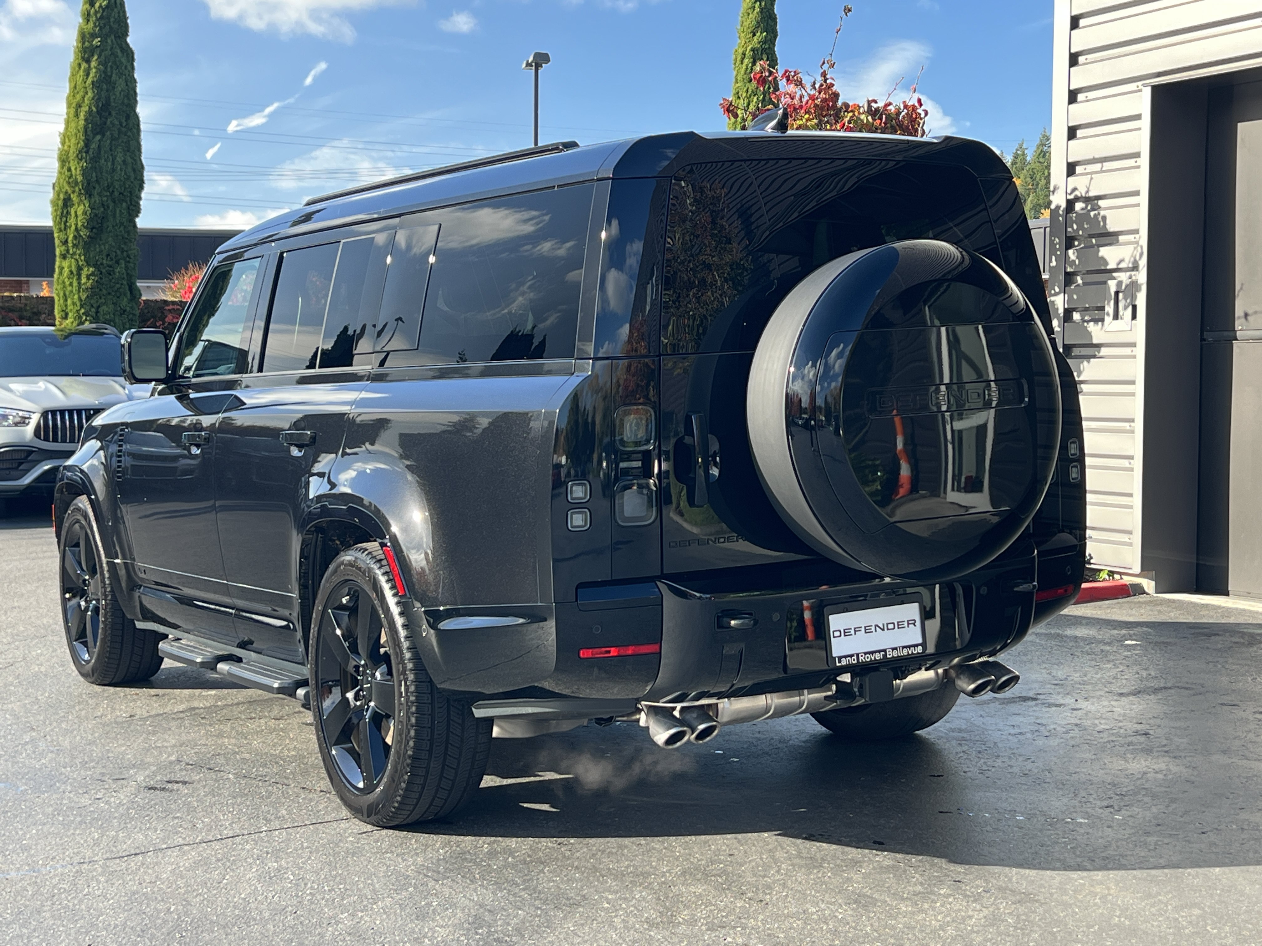 New 2026 Land Rover Defender 130 V8 AWD/4WD image 6