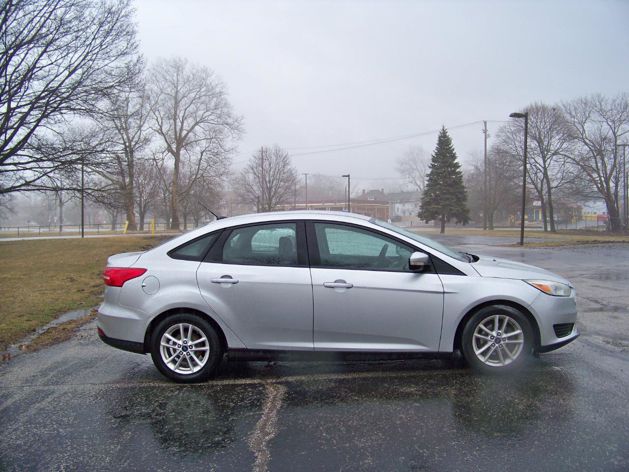 Used 2016 Ford Focus SE FWD image 4