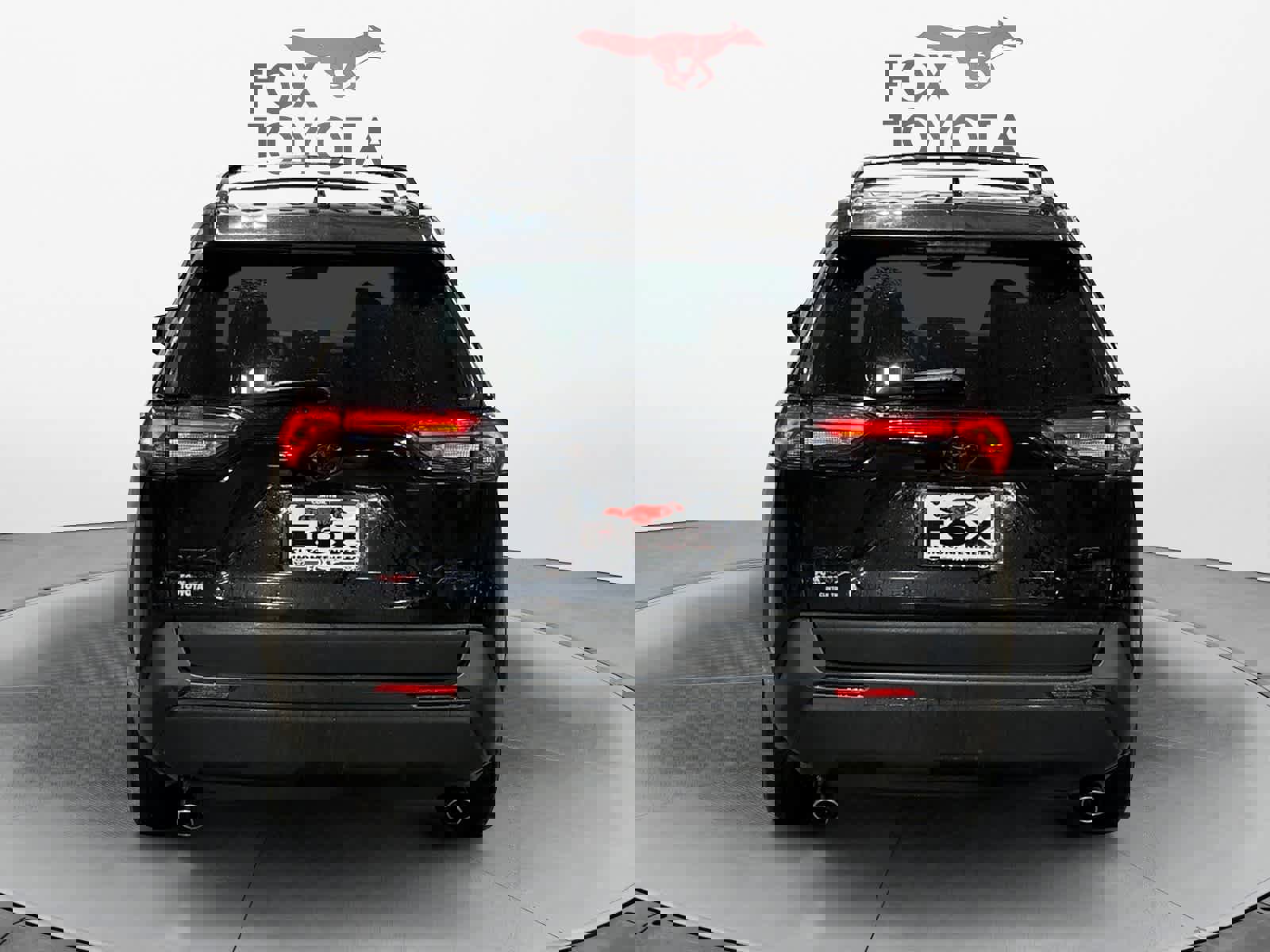 Used 2019 Toyota RAV4 XLE w/ Convenience Package image 5