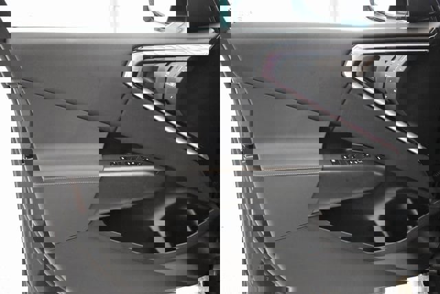 New 2025 BMW X3 xDrive30i w/ Convenience Package image 20