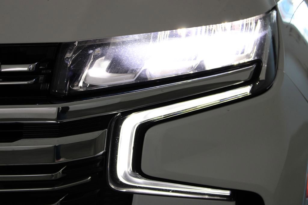 Used 2023 Chevrolet Suburban Premier image 59