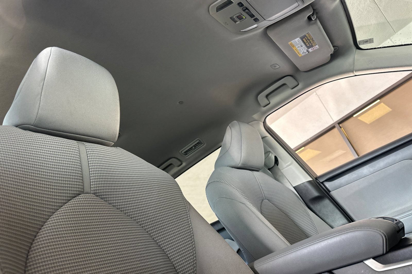 Used 2023 Toyota Highlander LE AWD/4WD image 14