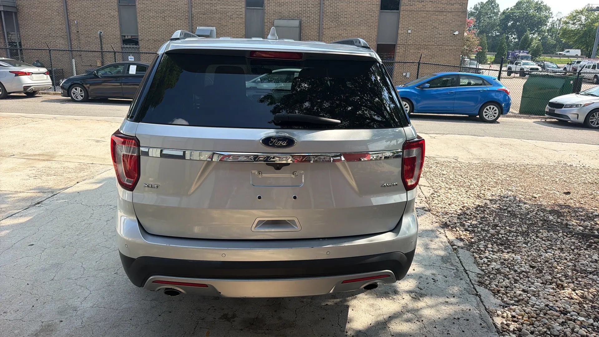 Used 2016 Ford Explorer XLT AWD/4WD image 4