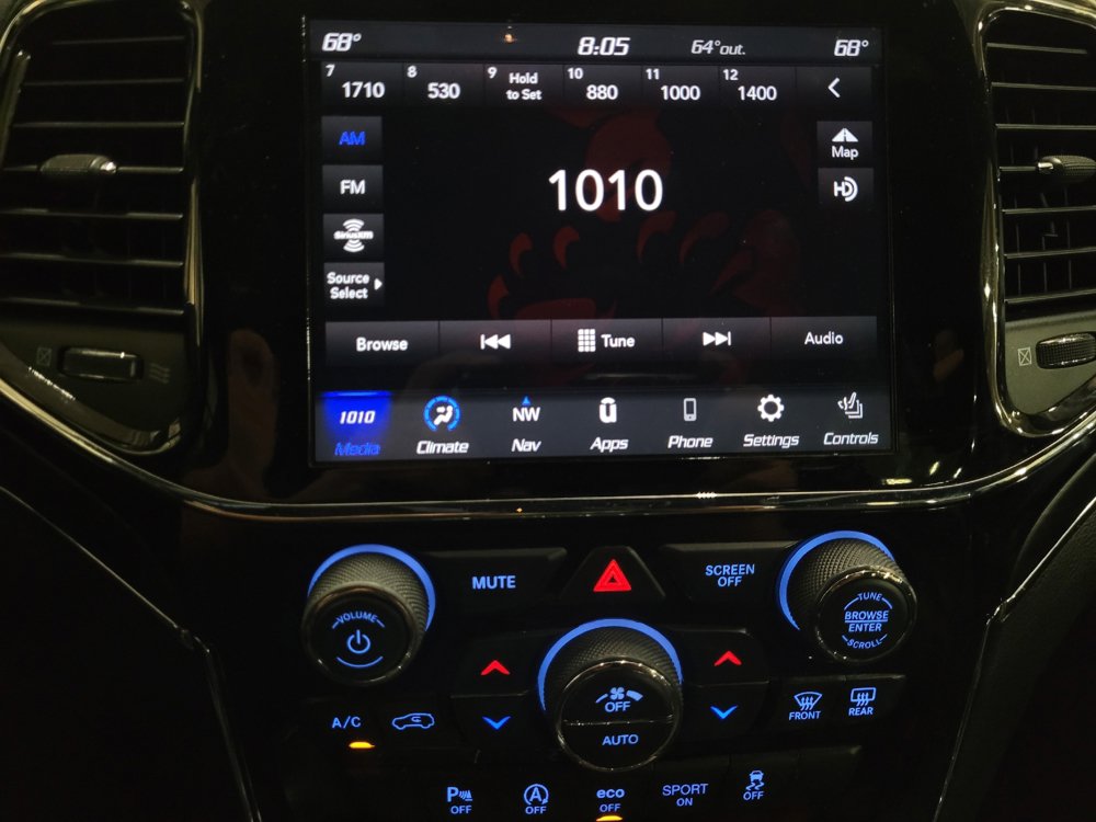 Used 2021 Jeep Grand Cherokee Limited AWD/4WD image 25