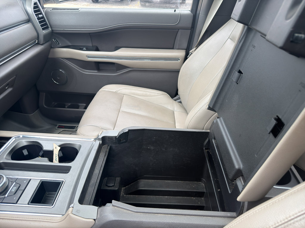 Used 2018 Ford Expedition XLT w/ Equipment Group 202A RWD image 38