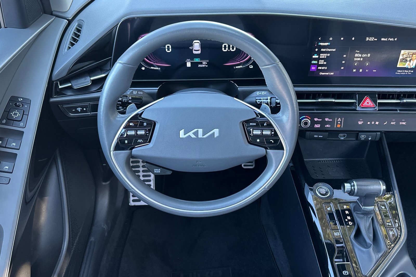 Used 2023 Kia Niro EX Touring image 18