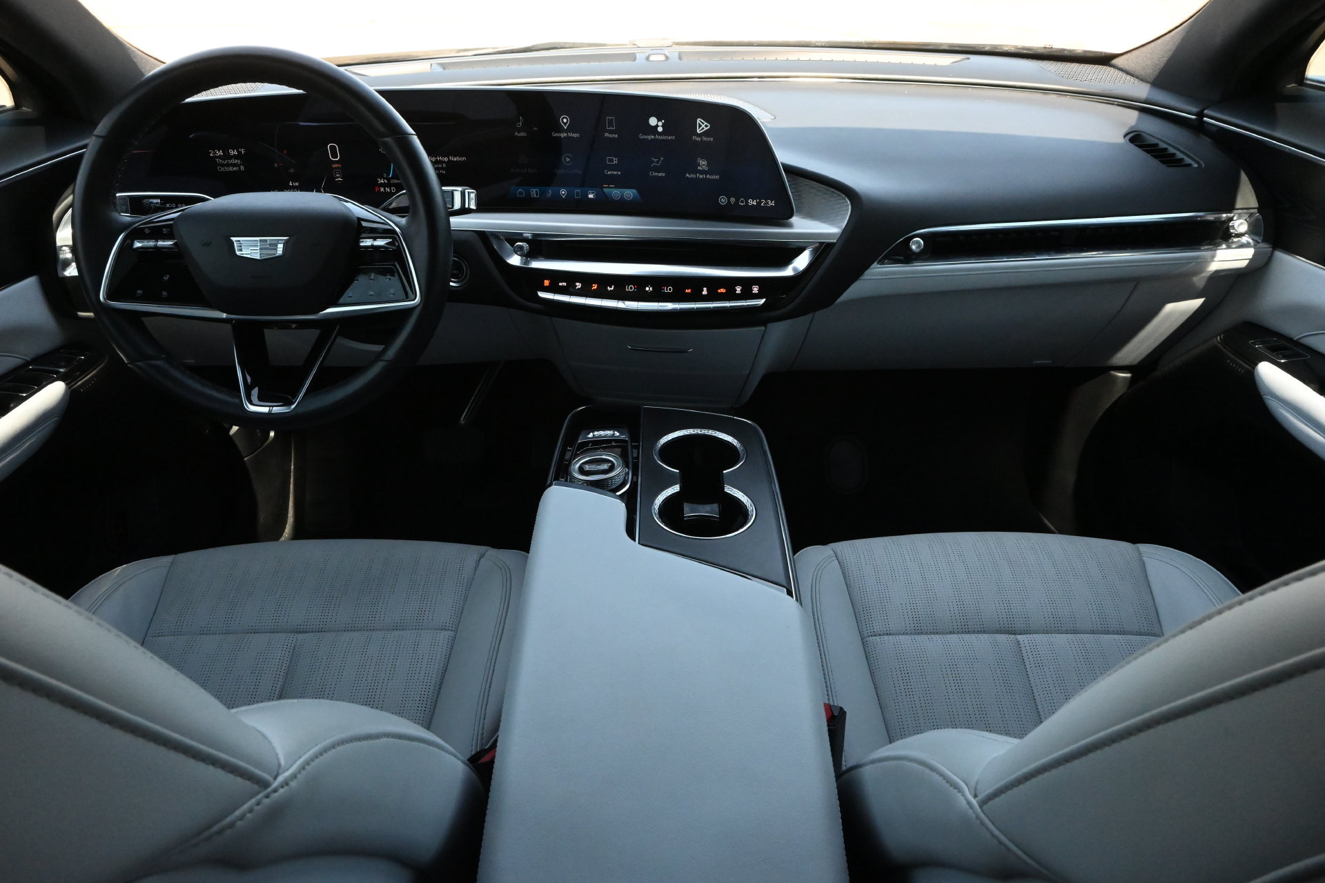 Certified 2024 Cadillac Lyriq Luxury AWD/4WD image 7