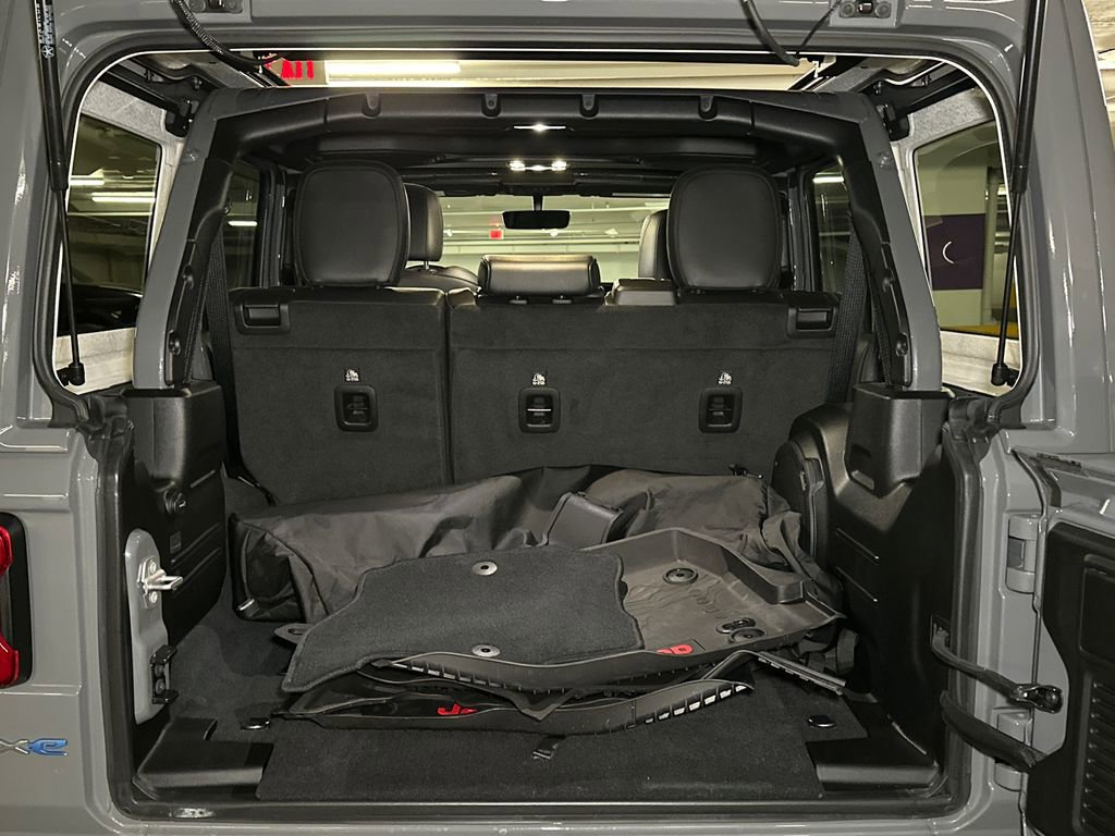 Used 2022 Jeep Wrangler Unlimited Sahara w/ Cold Weather Group AWD/4WD image 6