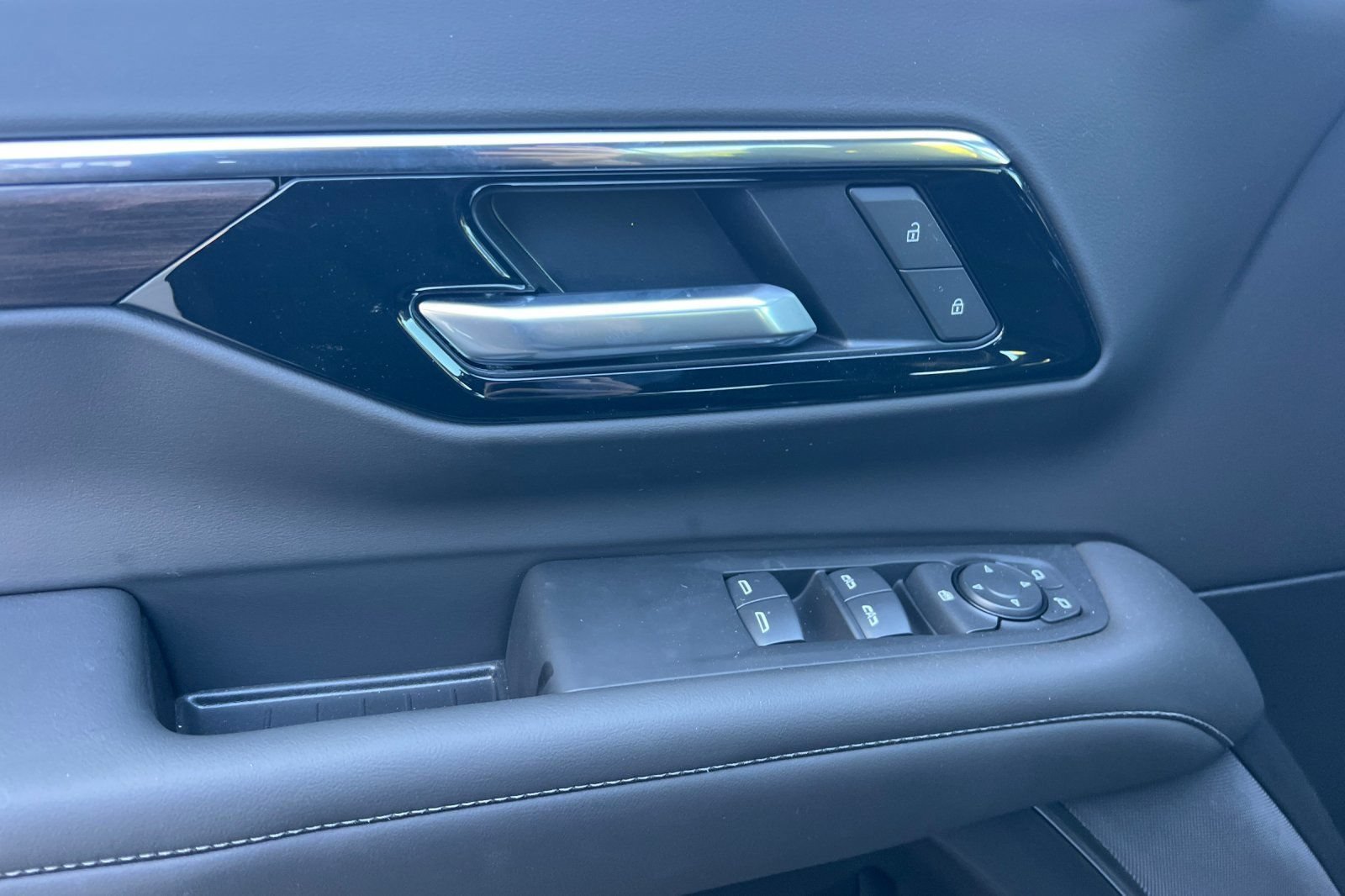 New 2026 Chevrolet Tahoe LS w/ LS Custom Edition AWD/4WD image 8