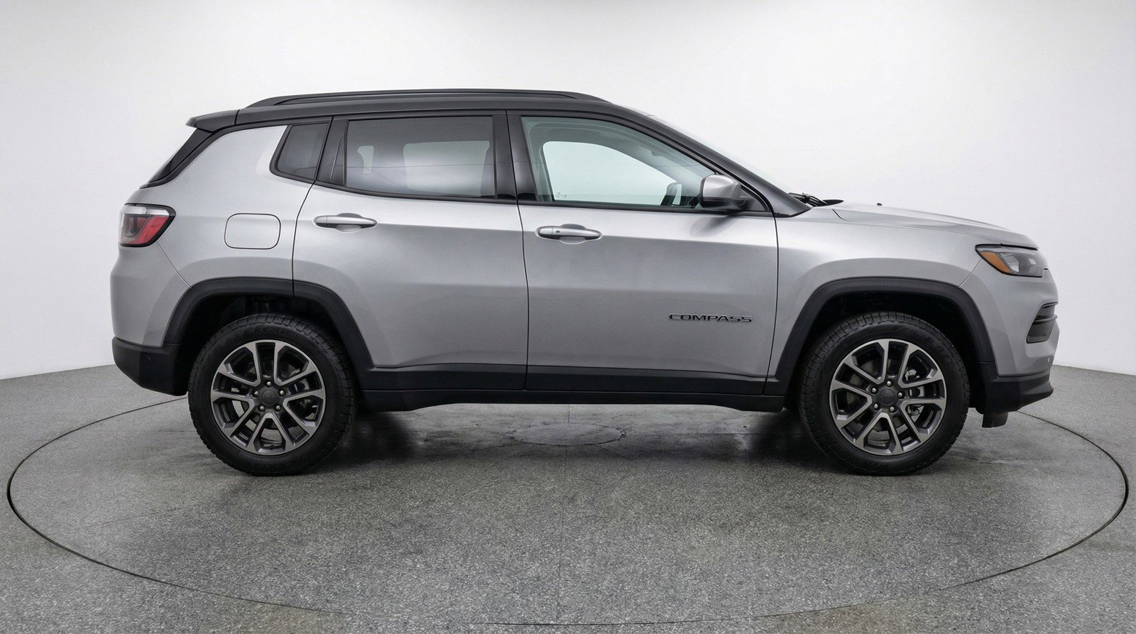 Used 2025 Jeep Compass Trailhawk AWD/4WD image 11