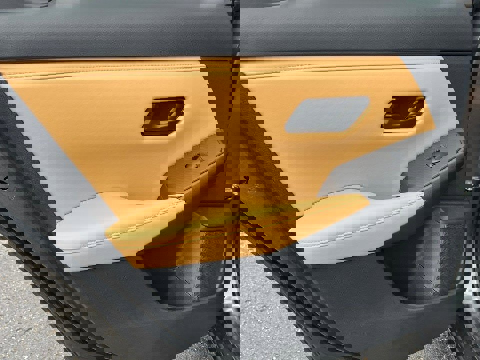 New 2025 Nissan Sentra SV w/ SV Premium Package image 31