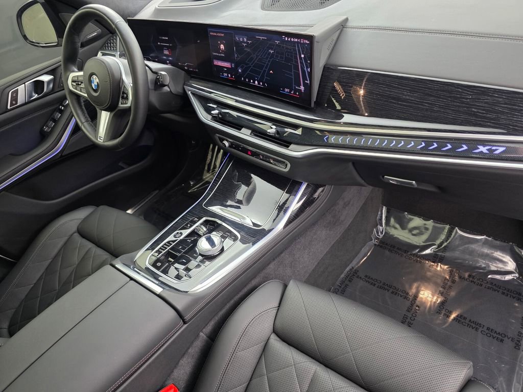 Used 2024 BMW X7 xDrive40i w/ M Sport Package image 32