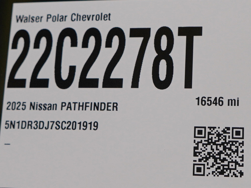 Used 2025 Nissan Pathfinder Platinum w/ Cargo Package image 35