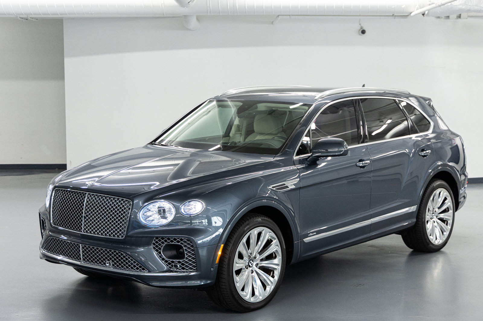 Certified 2023 Bentley Bentayga AWD/4WD image 2