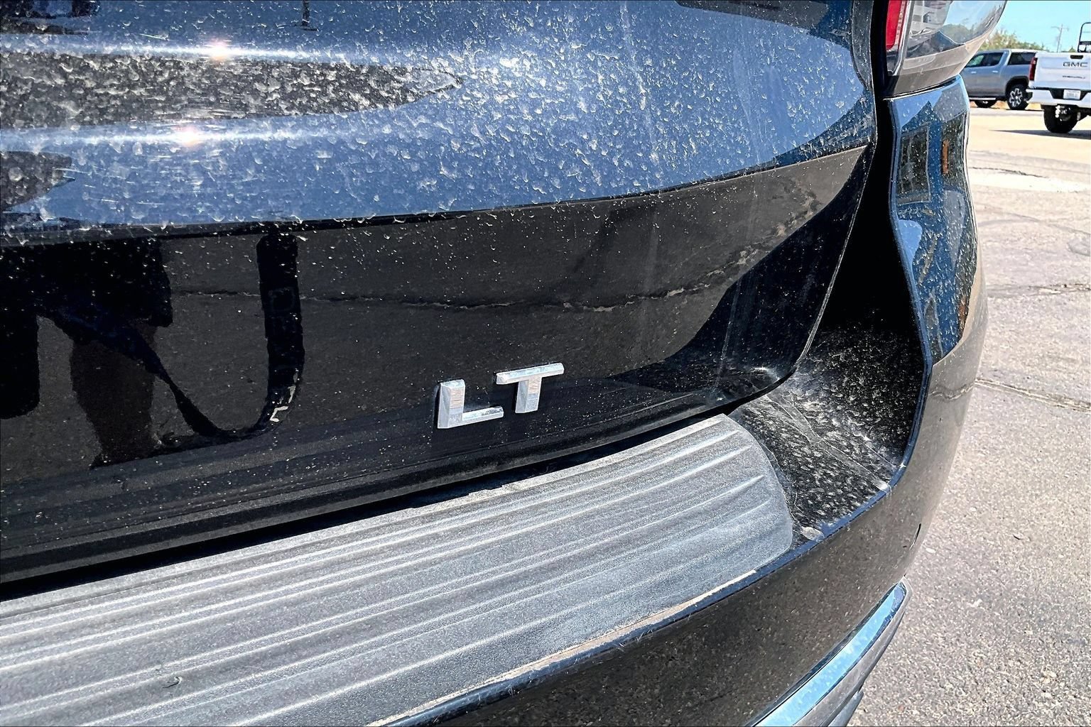 Used 2022 Chevrolet Suburban LT AWD/4WD image 32