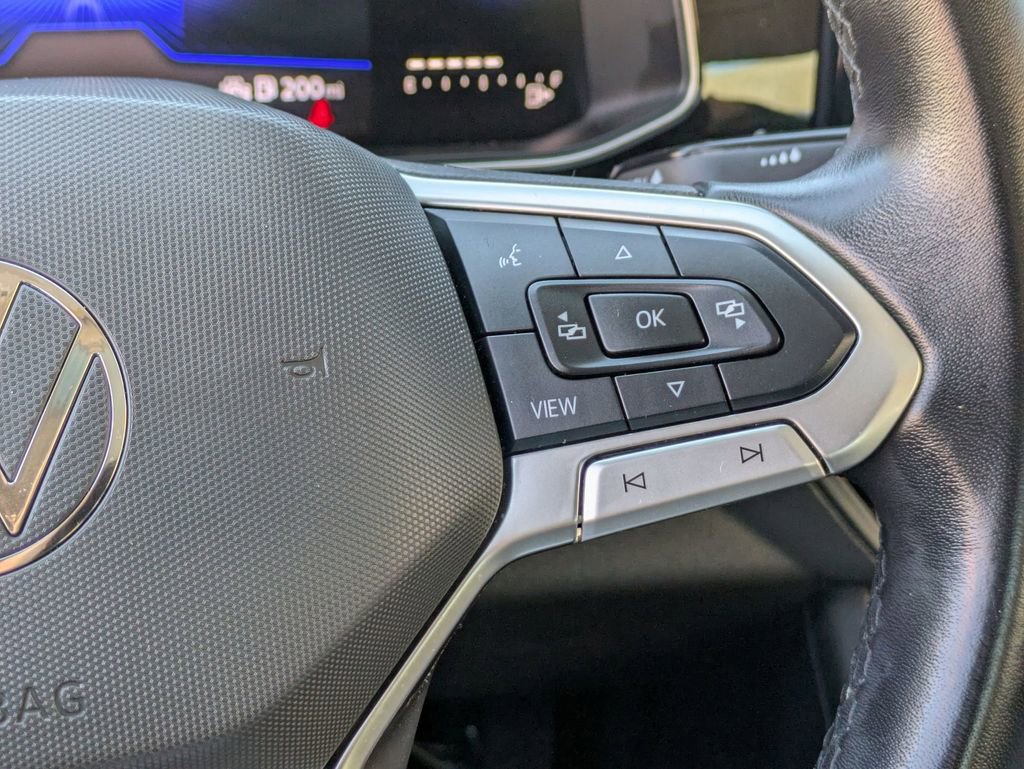 Used 2025 Volkswagen Jetta SE image 21