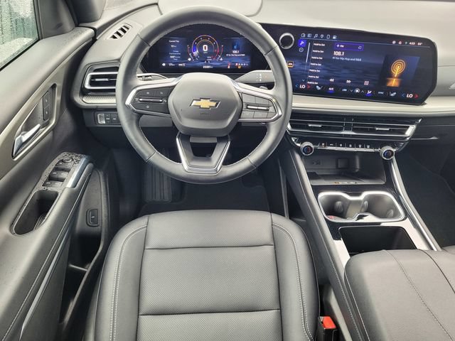 Used 2025 Chevrolet Traverse LT AWD/4WD image 16