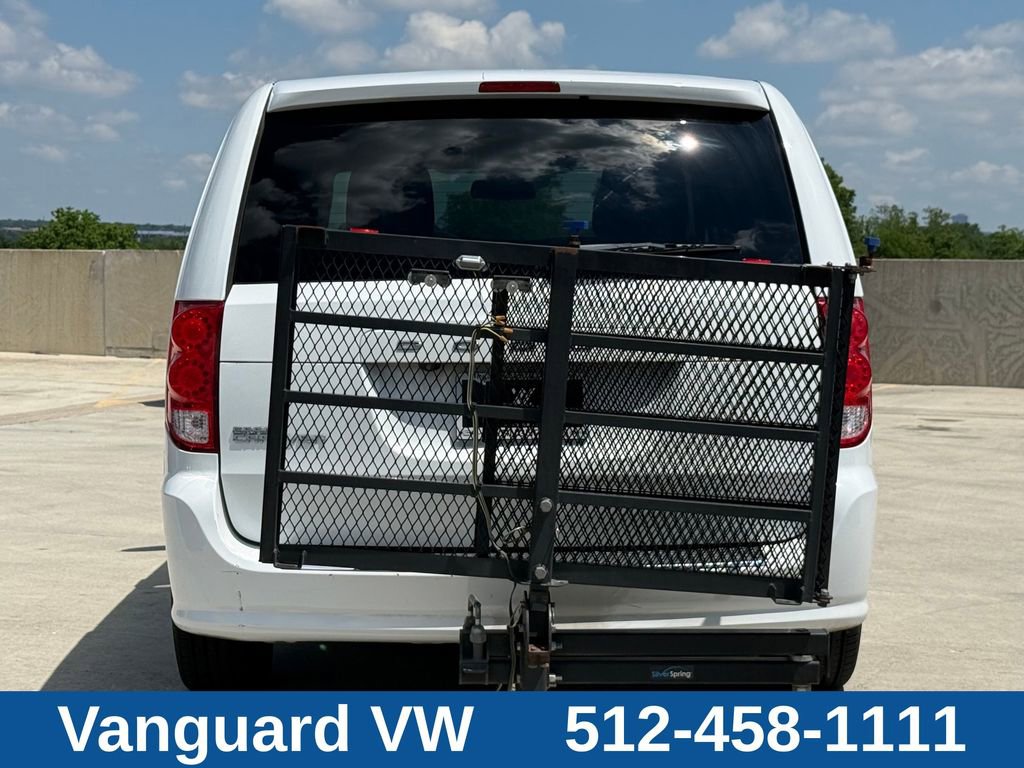Used 2019 Dodge Grand Caravan SE FWD image 8