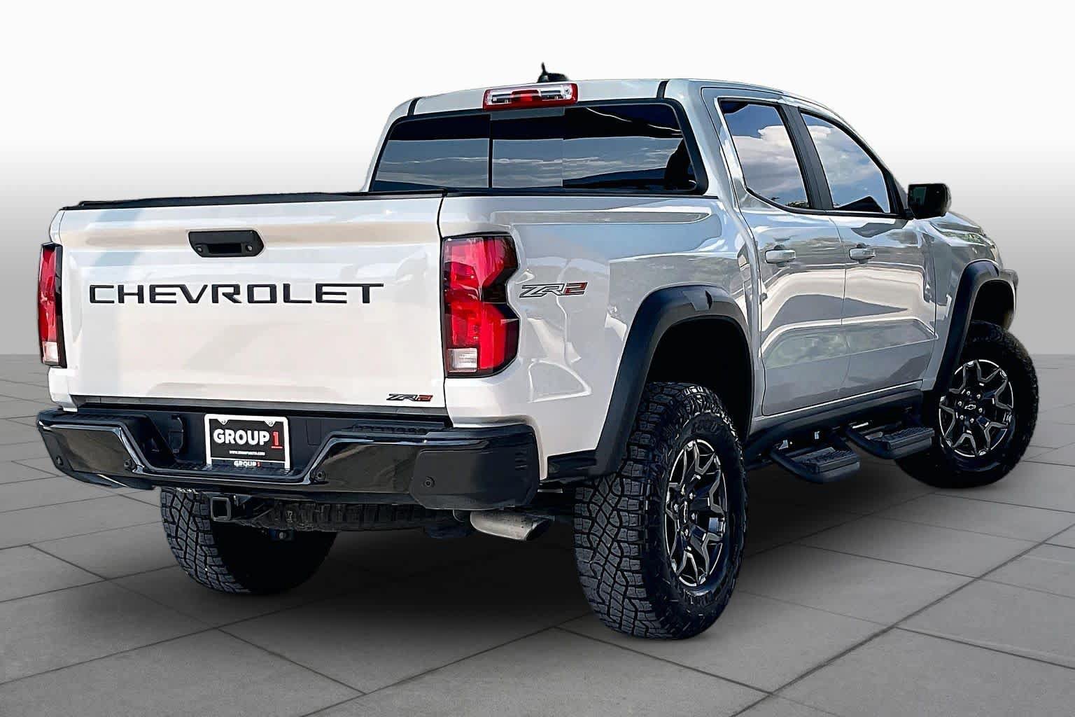 Used 2026 Chevrolet Colorado ZR2 w/ Technology Package AWD/4WD image 13
