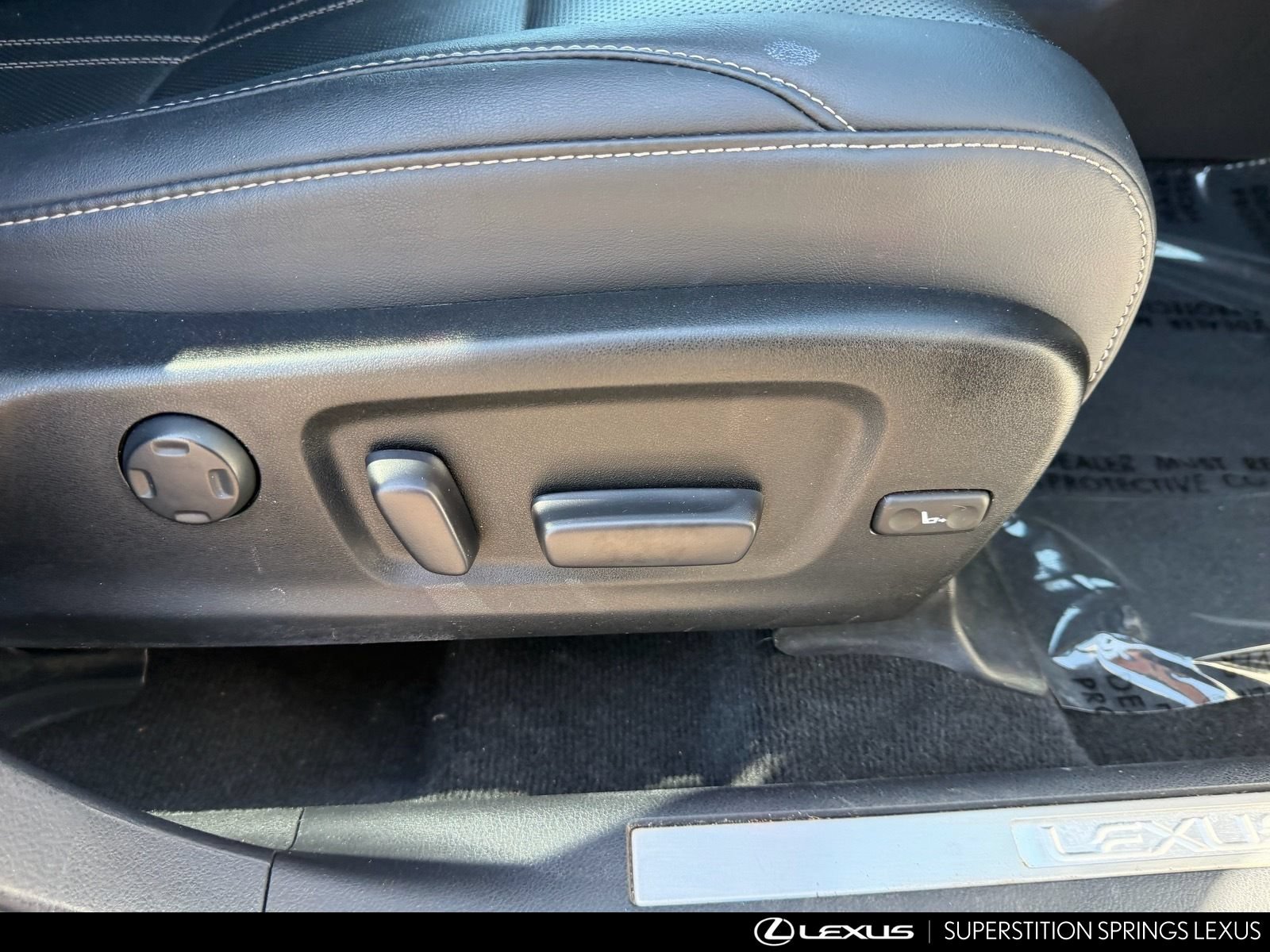 Used 2017 Lexus RX 450h AWD w/ Luxury Package image 15