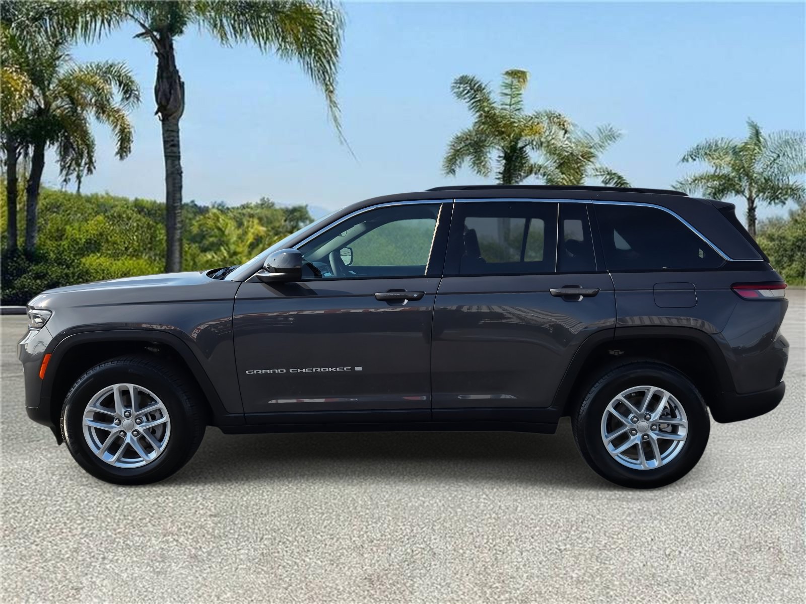 Used 2025 Jeep Grand Cherokee Laredo X RWD video 2