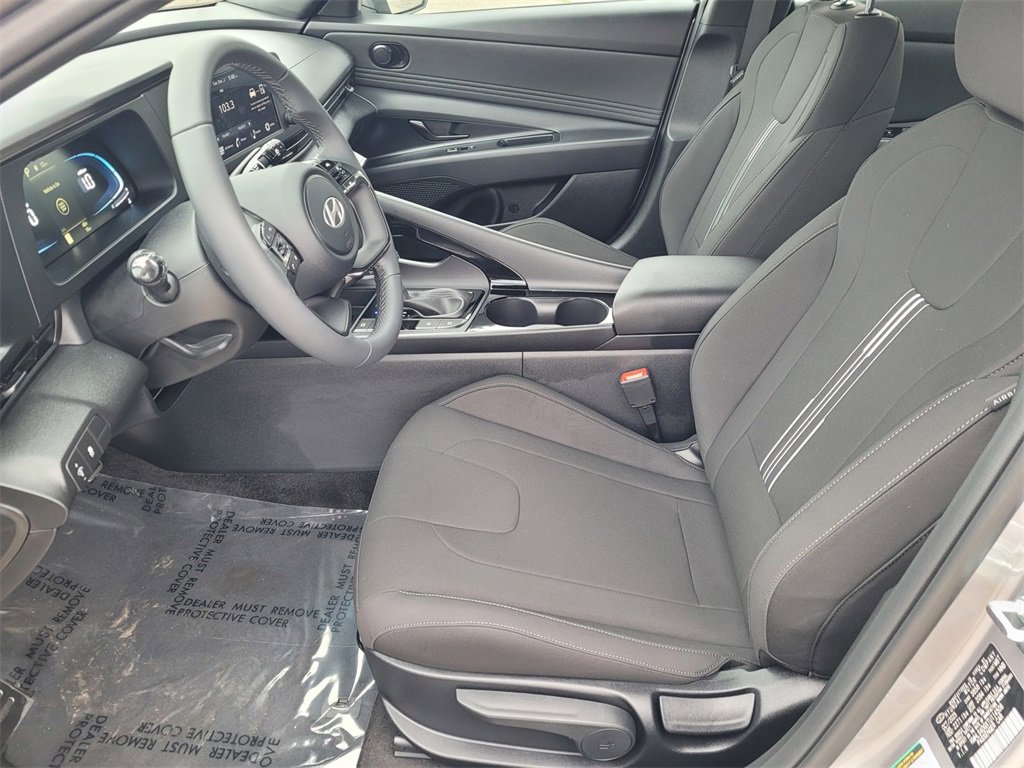 New 2026 Hyundai Elantra SEL Sport image 8