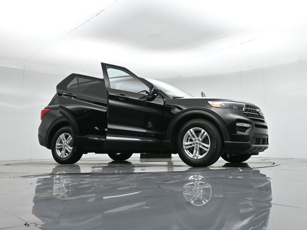 Certified 2022 Ford Explorer XLT w/ Equipment Group 202A image 53