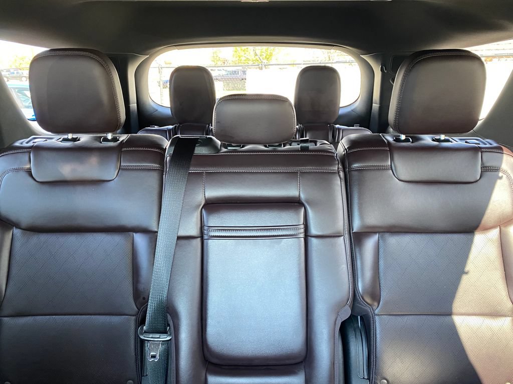 Used 2025 Ford Explorer Platinum AWD/4WD image 33