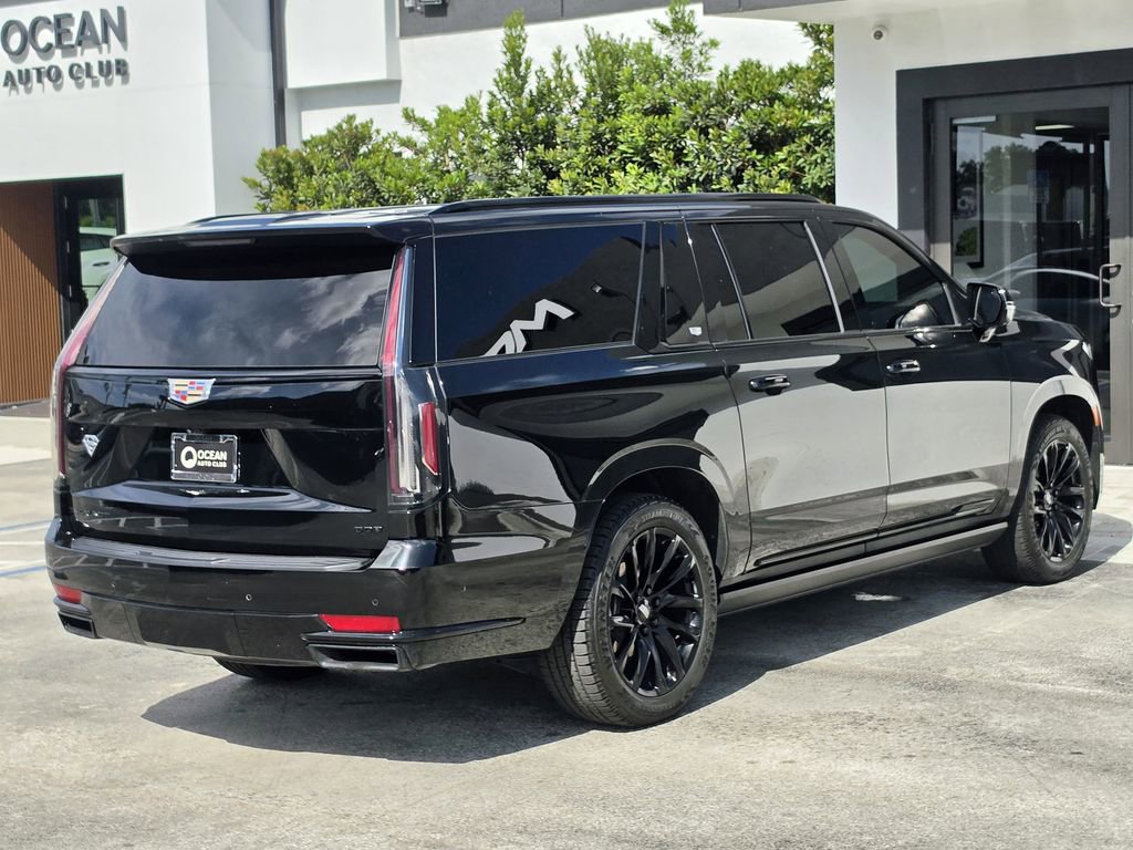Used 2023 Cadillac Escalade ESV Sport Platinum w/ LPO, ONYX Package RWD image 4