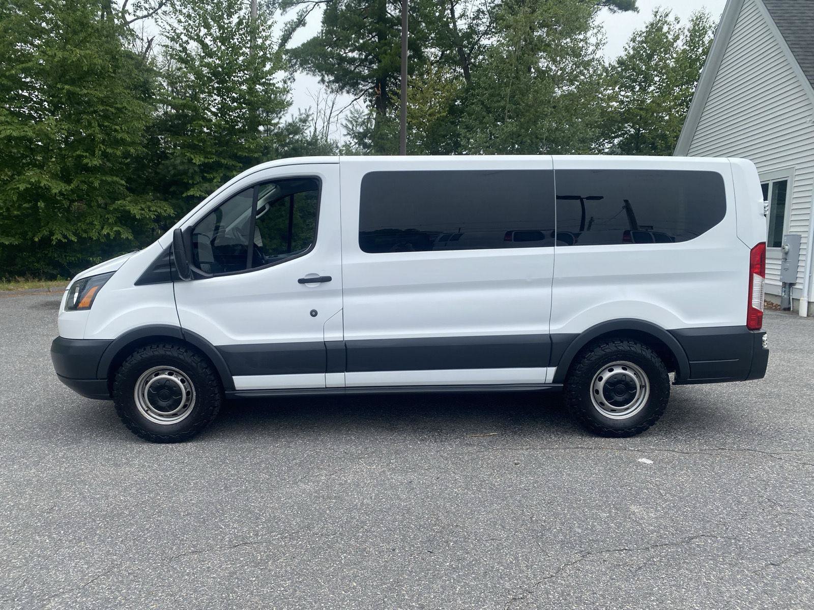 Used 2017 Ford Transit 150 XL RWD image 4