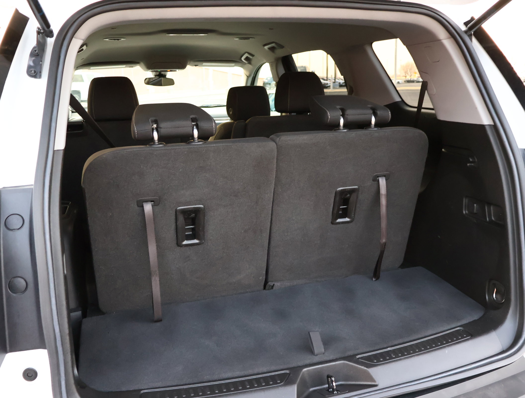 Used 2023 GMC Acadia SLE image 21