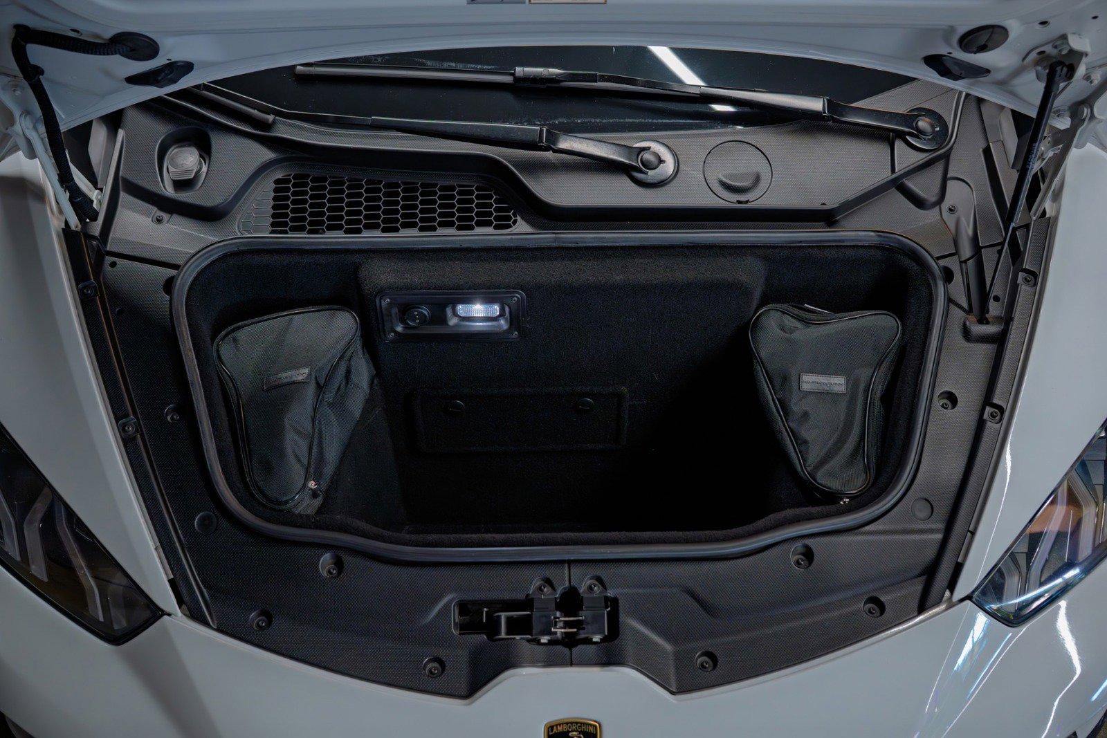 Used 2018 Lamborghini Huracan Performante image 44