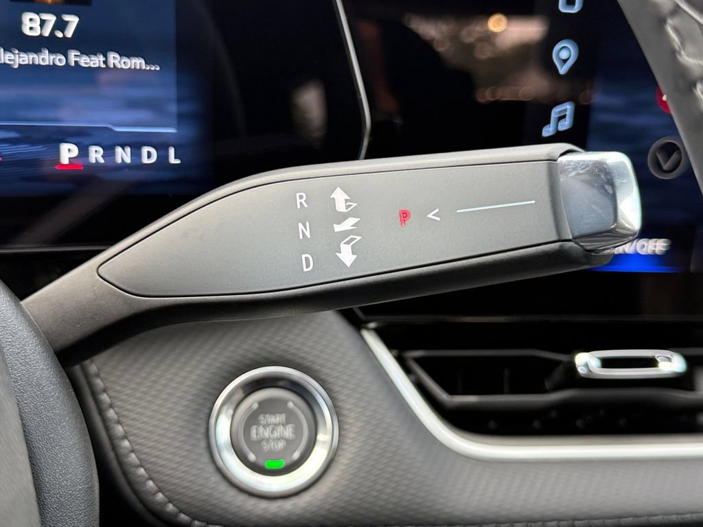 New 2027 Chevrolet Equinox LT w/ Convenience Package II FWD image 19