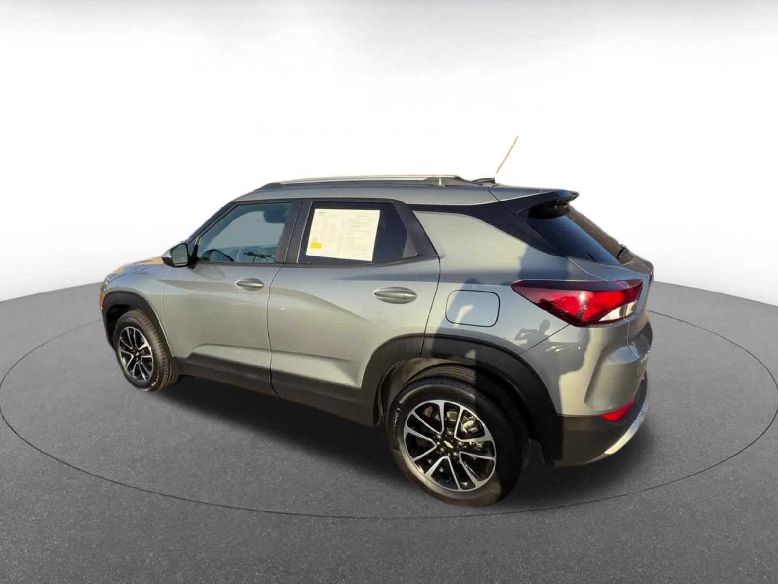 Used 2025 Chevrolet TrailBlazer LT FWD image 10