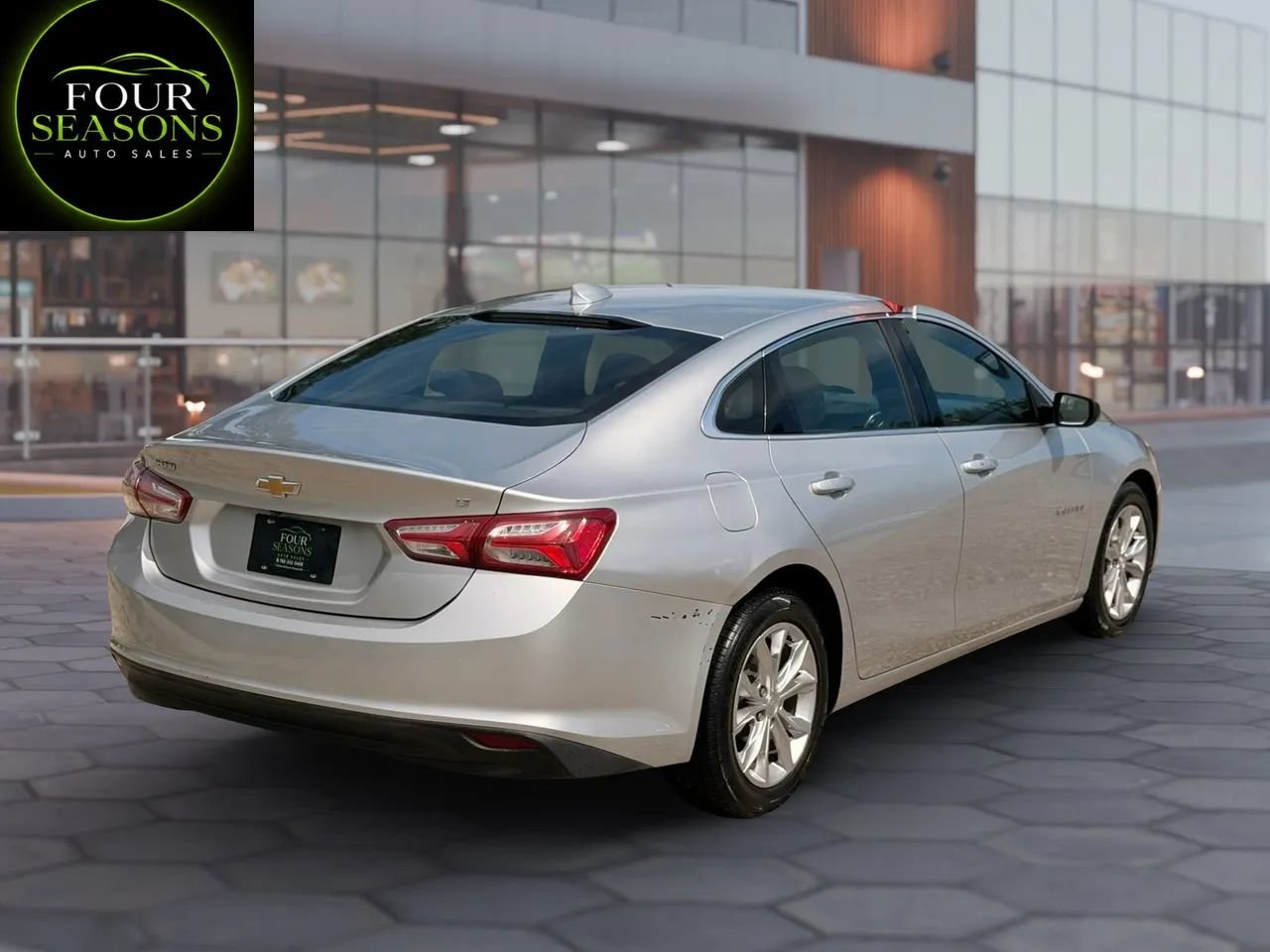 Used 2020 Chevrolet Malibu LT FWD image 3