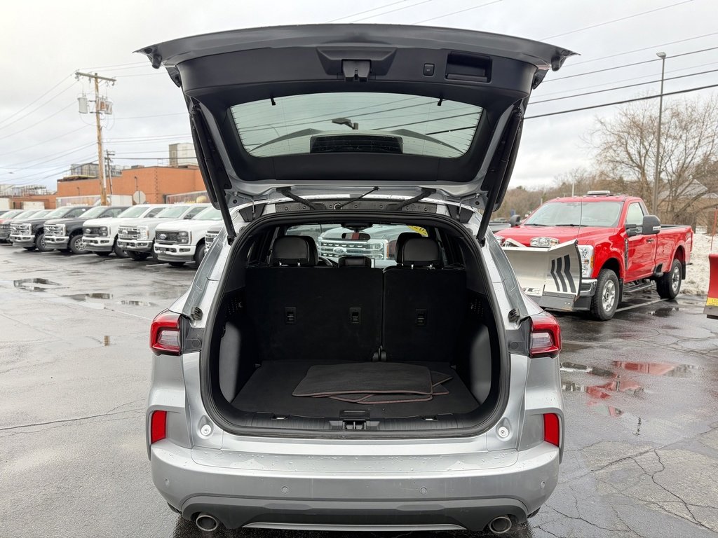 Certified 2023 Ford Escape ST-Line w/ Tech Pack #1 image 6