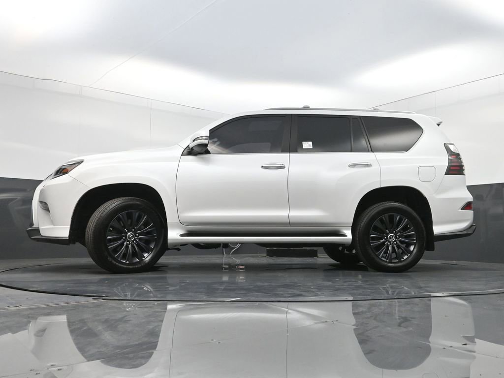Used 2023 Lexus GX 460 Premium w/ Accessory Package image 31
