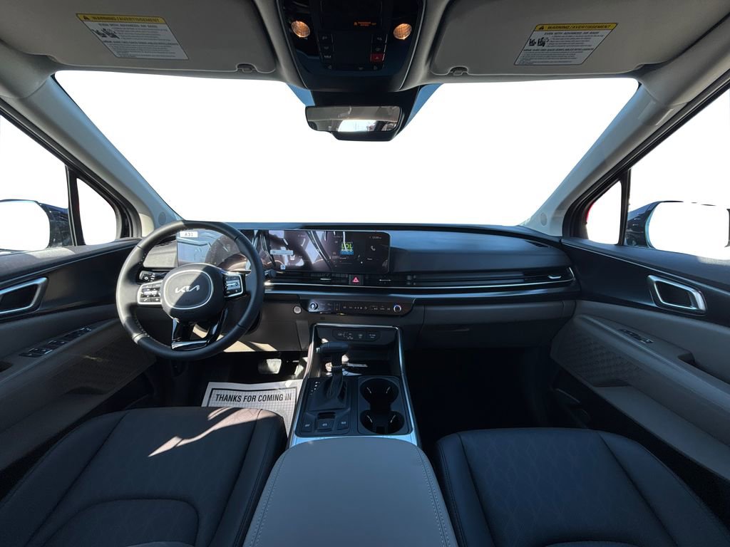 New 2026 Kia Carnival FWD image 9