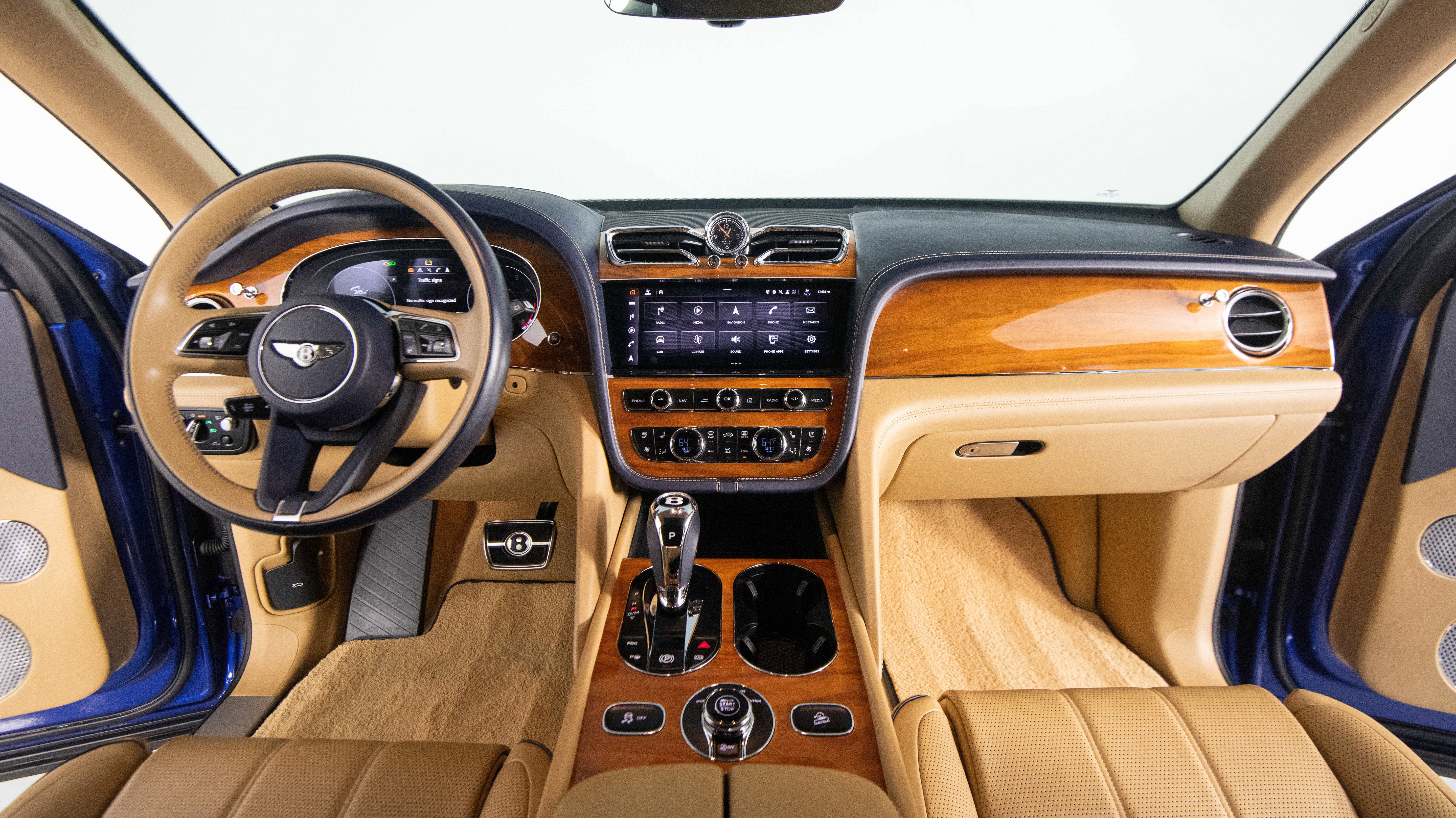 Used 2021 Bentley Bentayga AWD/4WD image 30