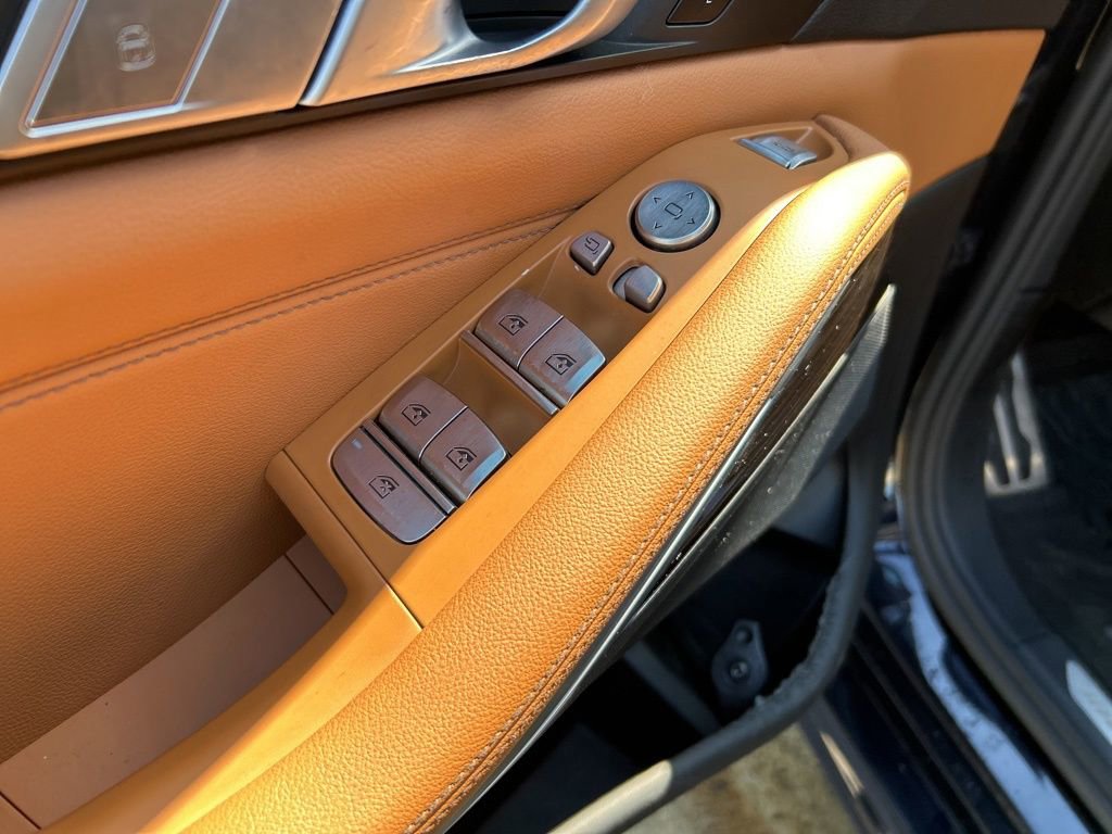 Used 2021 BMW X7 xDrive40i w/ M Sport Package image 41