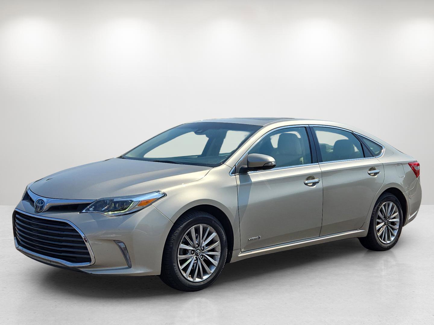Used 2016 Toyota Avalon Limited image 1
