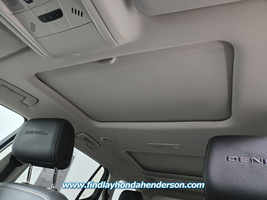 Used 2021 GMC Acadia Denali w/ Denali Ultimate Package image 13