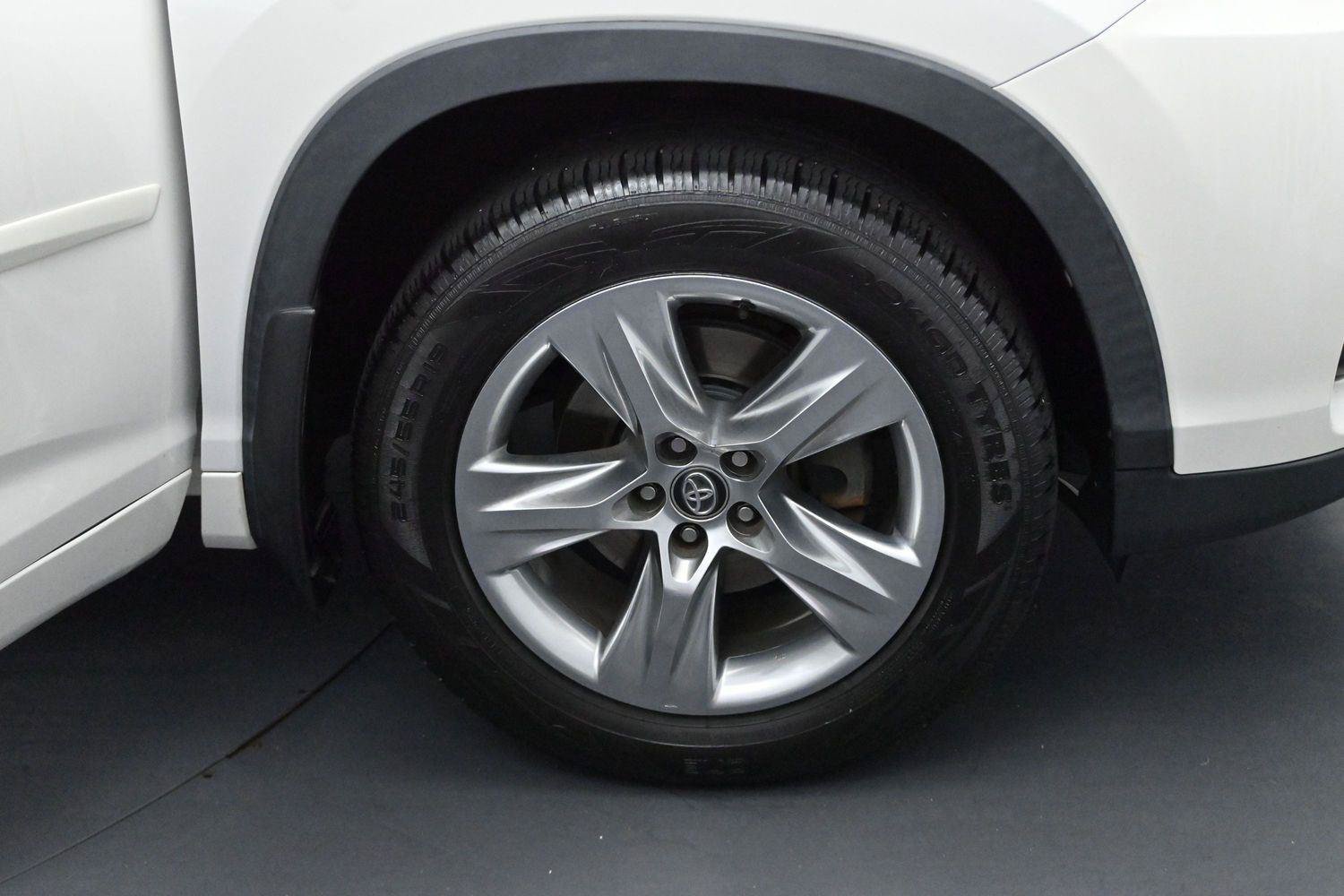 Used 2017 Toyota Highlander Limited w/ Protection Package #3 AWD/4WD image 40