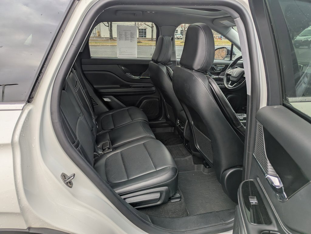 Used 2021 Lincoln Corsair AWD w/ Premium Package image 15