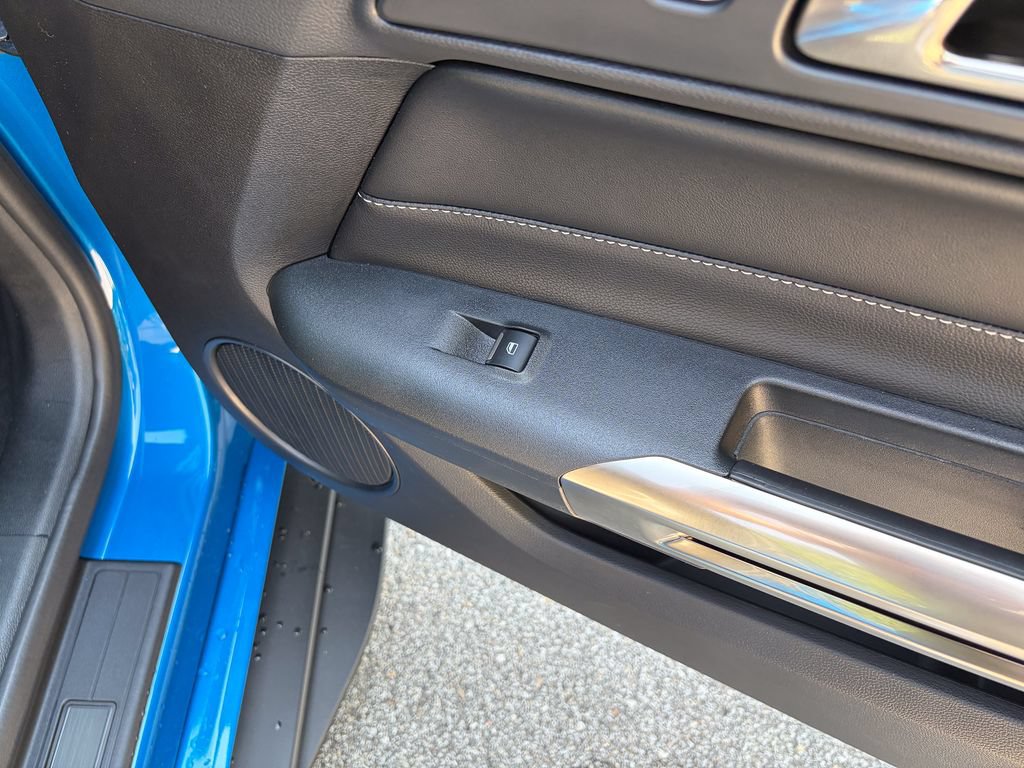 Used 2021 Ford Mustang Shelby GT500 w/ Technology Package RWD image 30